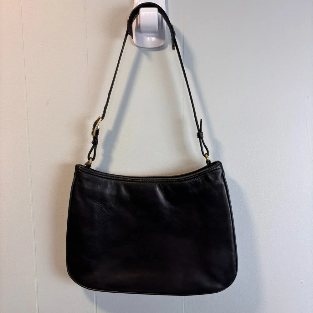 Vintage Coach Ashton Slim Purse Black Leather Shoulder Metal Hang Tag 8165
